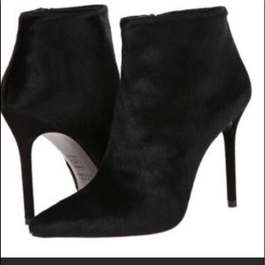 STUART WEITZMAN Sexy Ancle Boots.